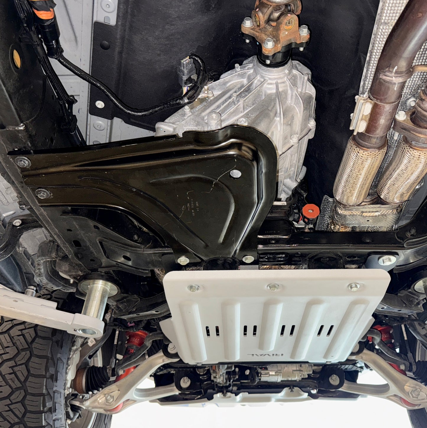 RIVAL Aluminum Transmission Skid Plate 2024-2025 Ford Ranger FX4 | 2021-2025 Ford Bronco 2Door 4Door - RIVAL USA INC.