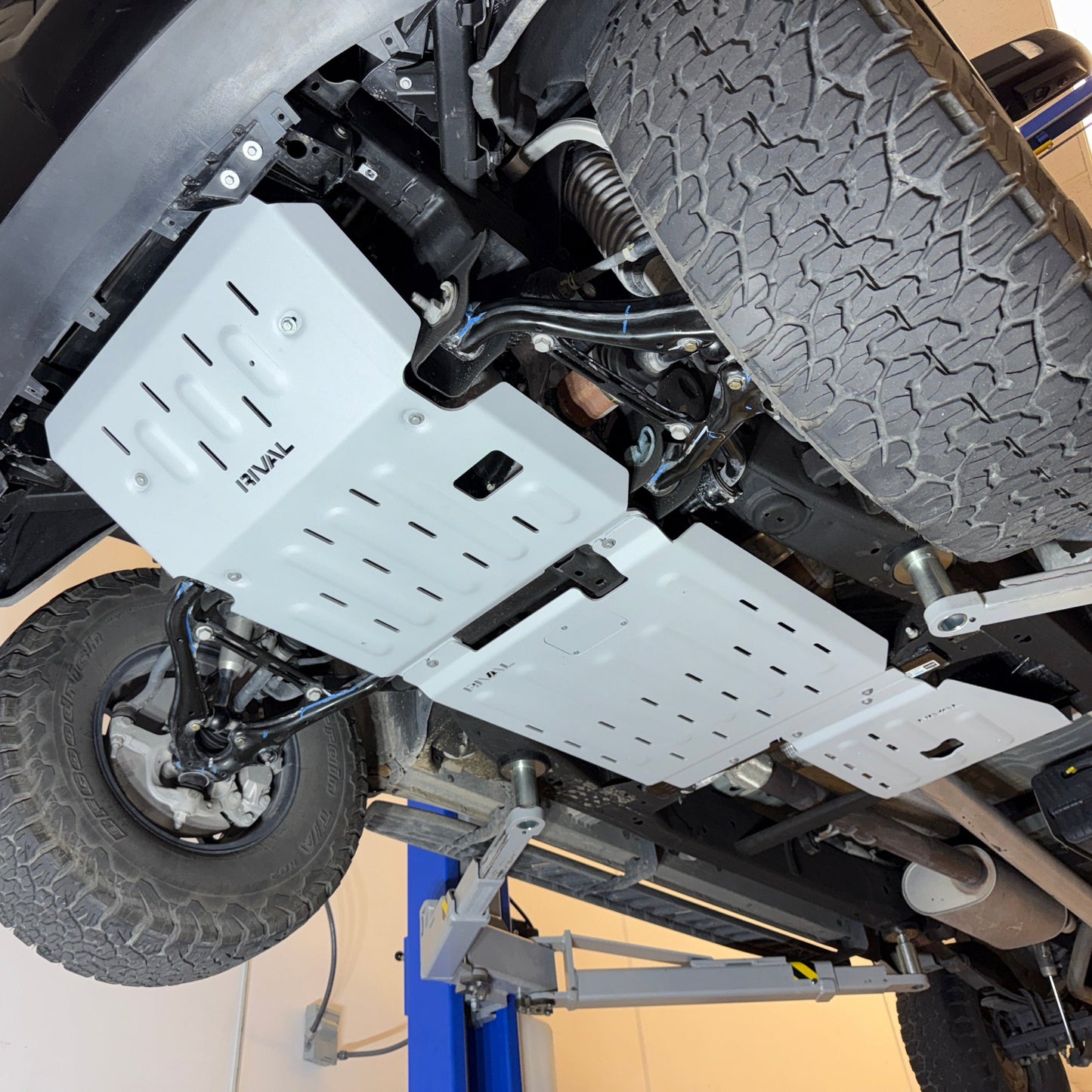 RIVAL Aluminum Transfer Case Skid Plate Chevrolet Tahoe Silverado GMC Sierra Yukon Cadillac Escalade - RIVAL USA INC.