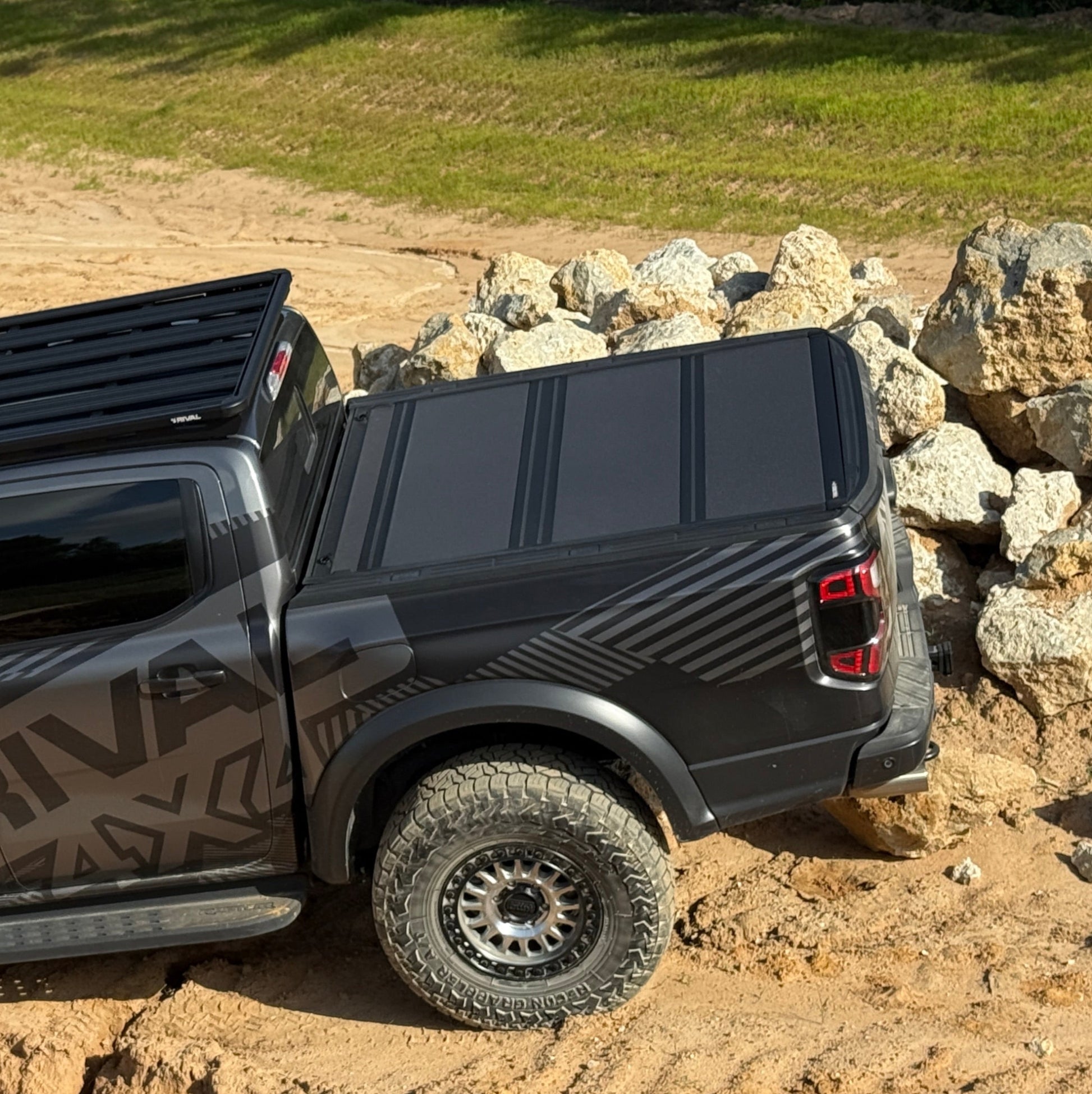 BAK Industries BAKFLIP MX4 Tonneau Cover 5ft Bed 2024-2025 Ford Ranger 2024-2025 Ford Ranger Raptor - RIVAL USA INC.